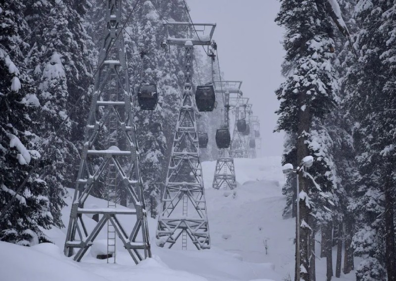 No snow: Tourists cancel holidays as Indian ski resorts run dry