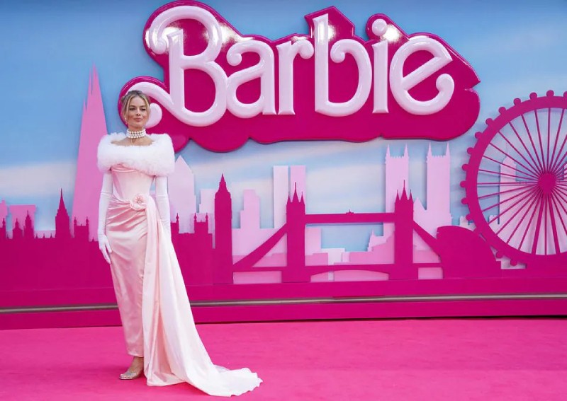 Barbie brings her pink party to Golden Globes