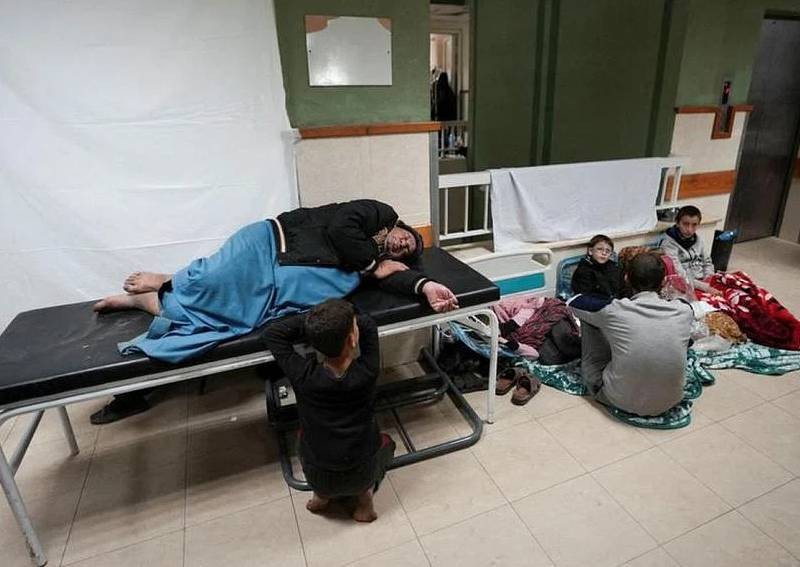 Medics, patients flee Gaza's remaining hospitals as fighting intensifies: WHO