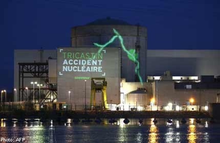 Greenpeace activists break into French nuclear plant