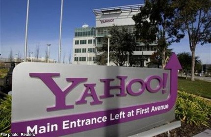 Yahoo buying binge continues with Rockmelt deal