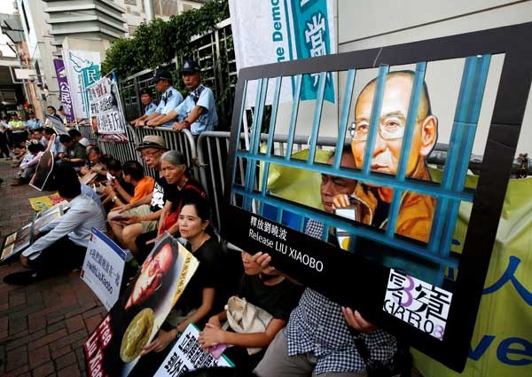 China dissident Liu's health worsening, hospital says