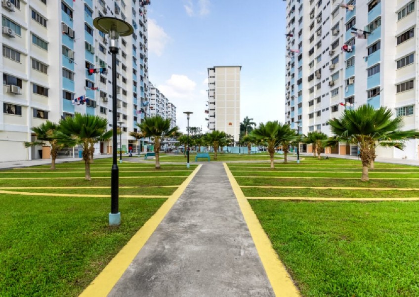A breakdown of HDB resale flat price changes by region and flat type (Q2 2023) 
