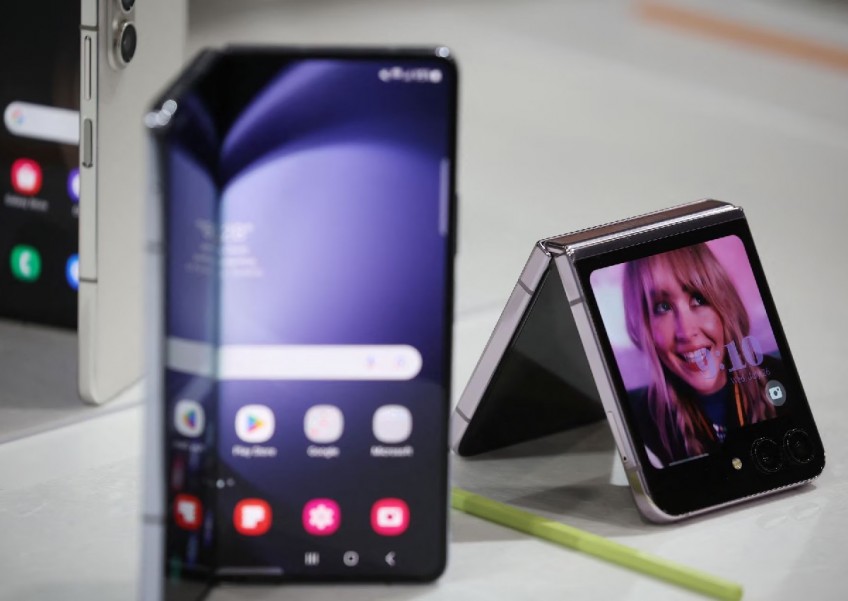 Samsung unveils new foldable phones to challenge Apple's premium dominance