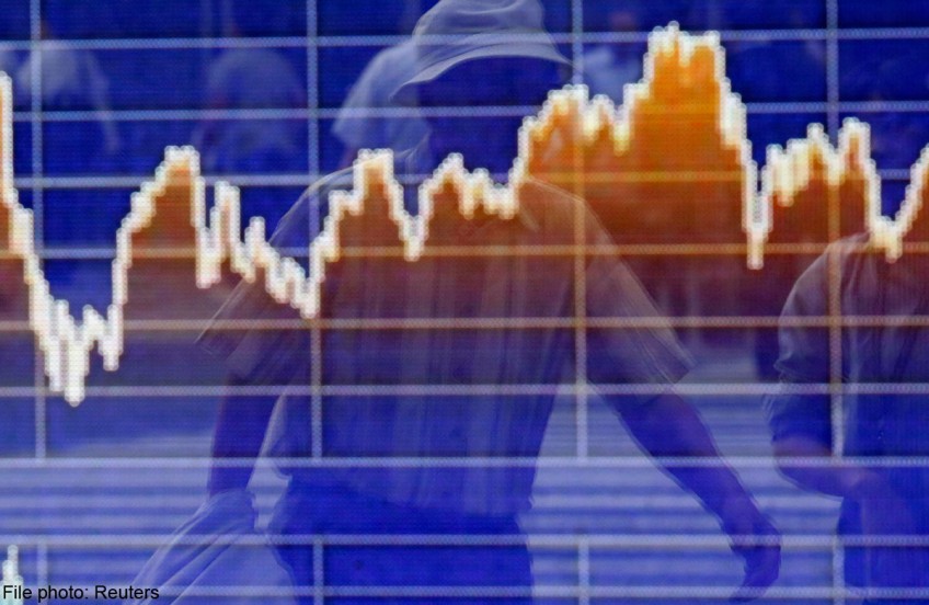 US stocks tumble on Greece fears