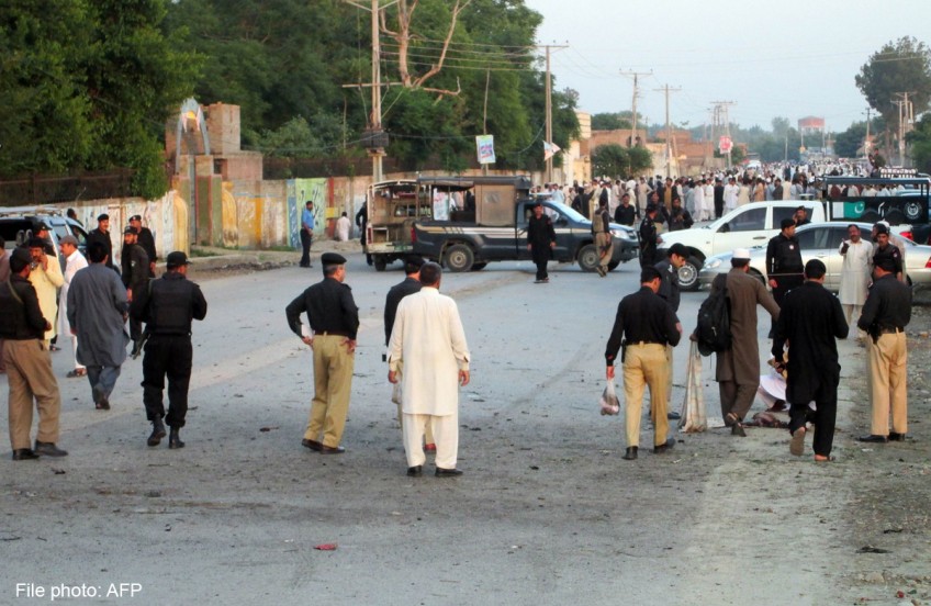 Suicide attack kills seven Pakistani soldiers