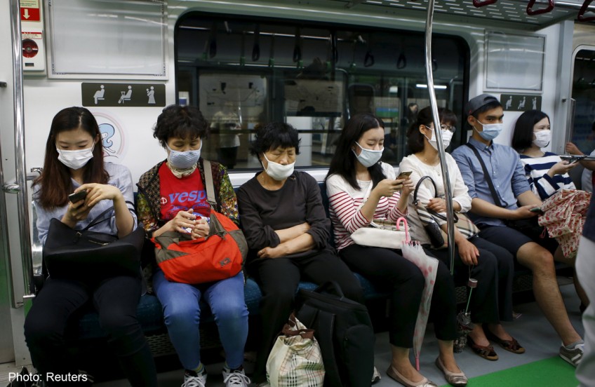 S Korea to track cellphones to prevent MERS spread