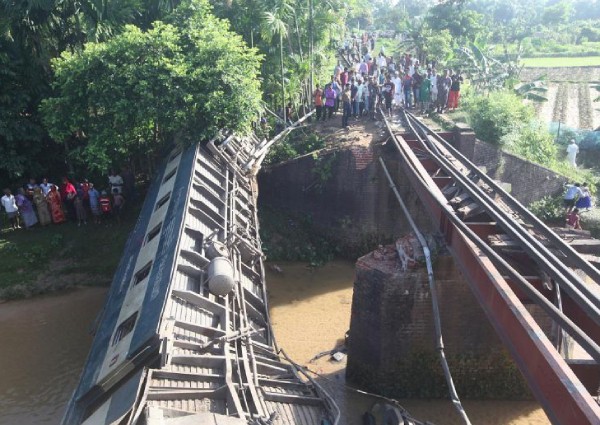Bridge collapse sends Bangladesh train plunging into canal, killing 4 people
