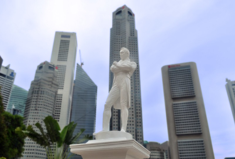 Amid global backlash against colonialists, netizens ask what about Raffles?