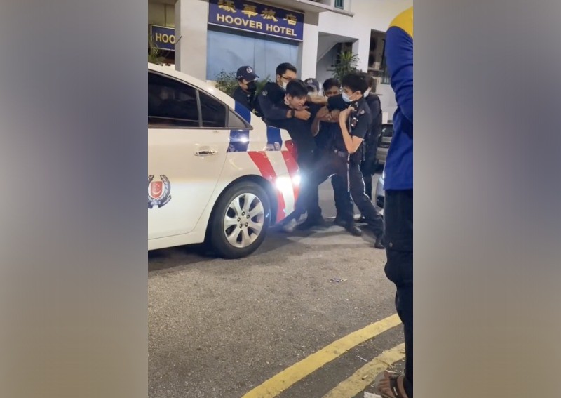 ‘So many people cannot bring me down’: Drunk man resists arrest at Balestier