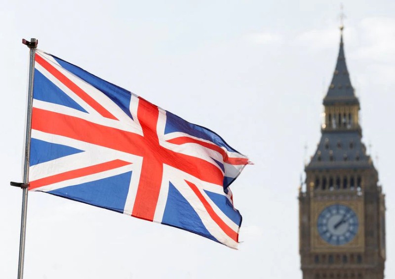 UK to grant visas to graduates from Singapore universities