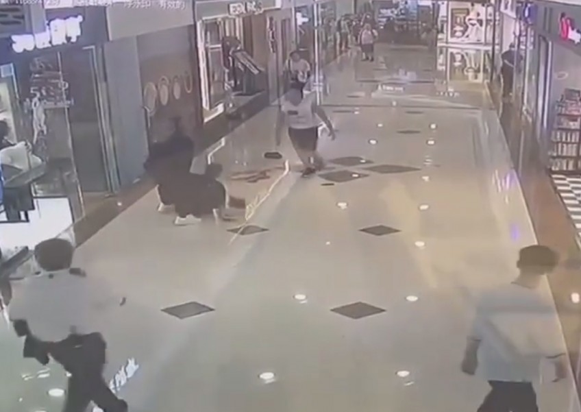 2 women brutally killed in Hong Kong mall; 1 stabbed over 25 times