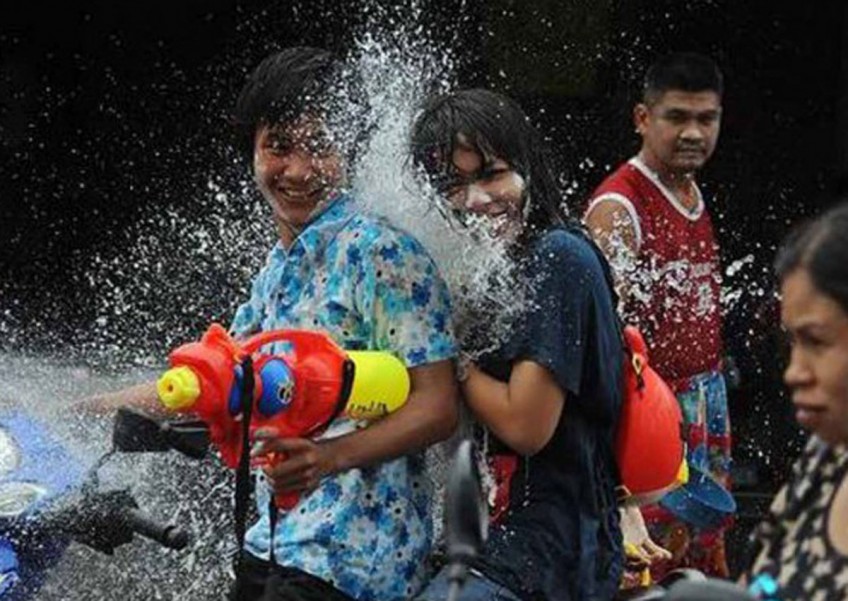 Songkran water fights in Bangkok must end at 9pm to save water