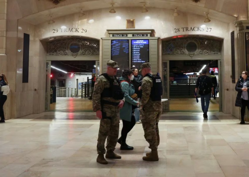 New York to deploy 750 National Guard soldiers to check bags on subway