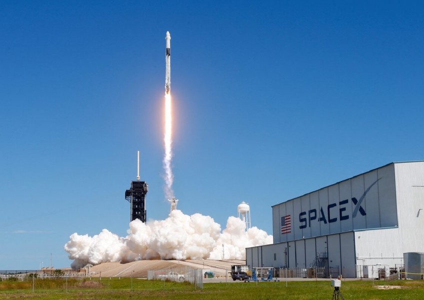 Elon Musk's SpaceX is building spy satellite network for US intel agency, sources say