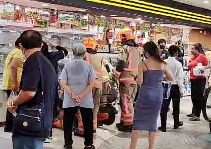 Off-duty SCDF officer and passers-by free child whose arm gets stuck in gachapon machine at Tampines 1