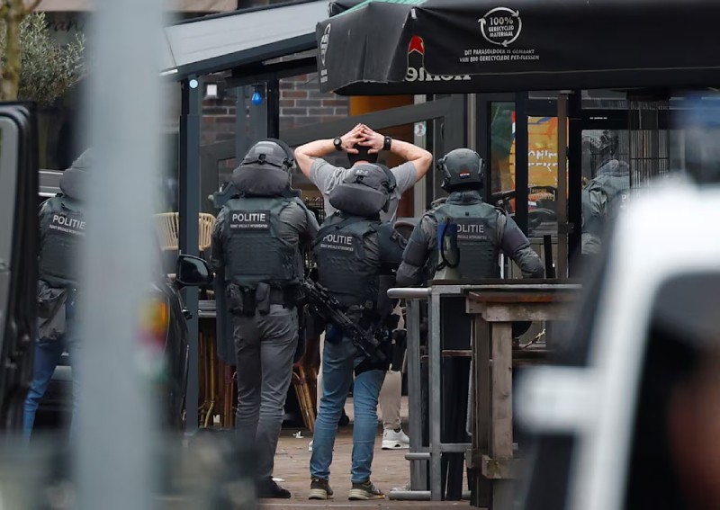 Dutch nightclub hostage drama ends peacefully