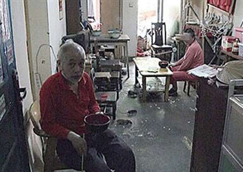 Chinese man lives in apartment with over 130 rats