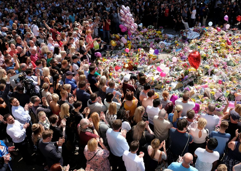 Manchester sings 'Don't Look Back in Anger' during memorial service, but not all are for it