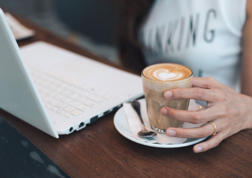 5 tips for working productively in cafes