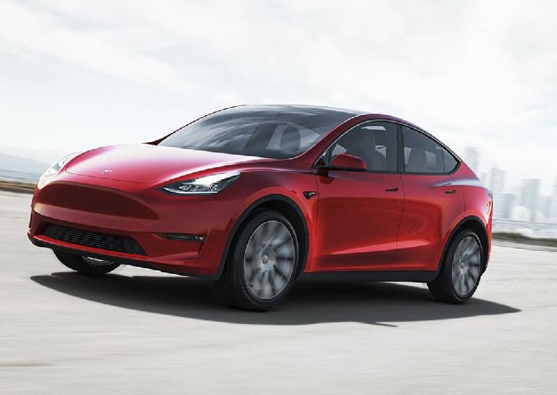 Tesla Model Y in Canada suffers power failure before going up in flames