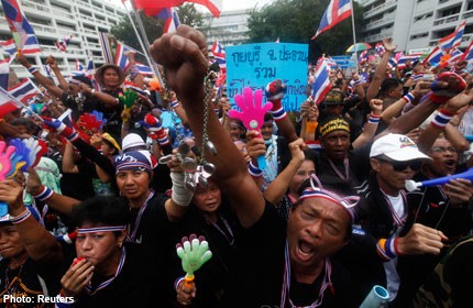 Thai political protests paralyse more ministries