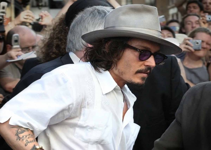 Johnny Depp enters Rowling's magical world in 'Fantastic Beasts' sequel 