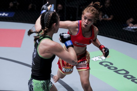 Gina Iniong looking to take the shortest path to the atomweight world title