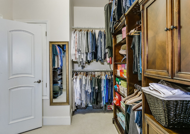 Easy closet organisation tips to improve your life