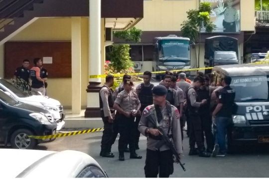 Suspected suicide bombing at police HQ in Indonesia's Medan