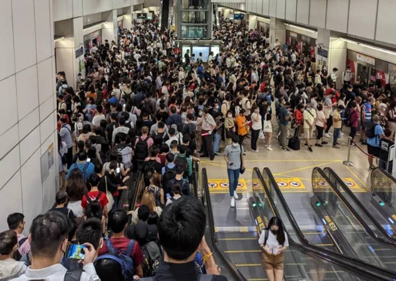 'Emergency' at MRT station causes concerns about potential stampede, SMRT says staff deployed to control crowd