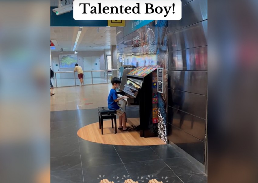 Boy playing Golden Hour on piano at Tanjong Pagar MRT station gets internet buzzing