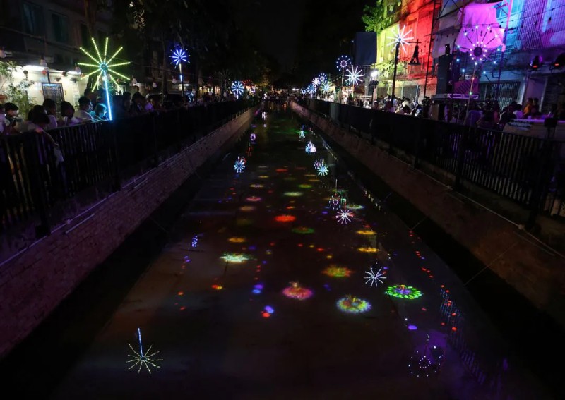 Thais give digital spin to ancient 'floating basket' festival