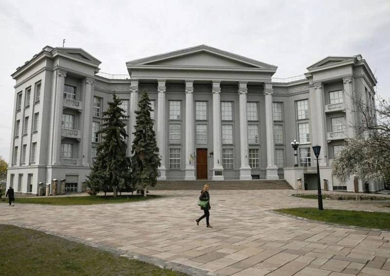 Ancient artefacts returned to Ukraine after long dispute with Russia