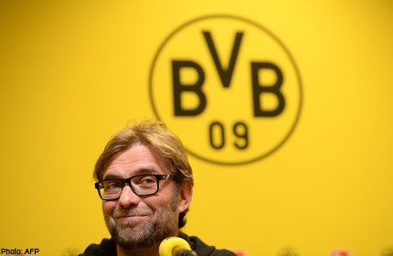 Football: Coach Klopp commits to Dortmund