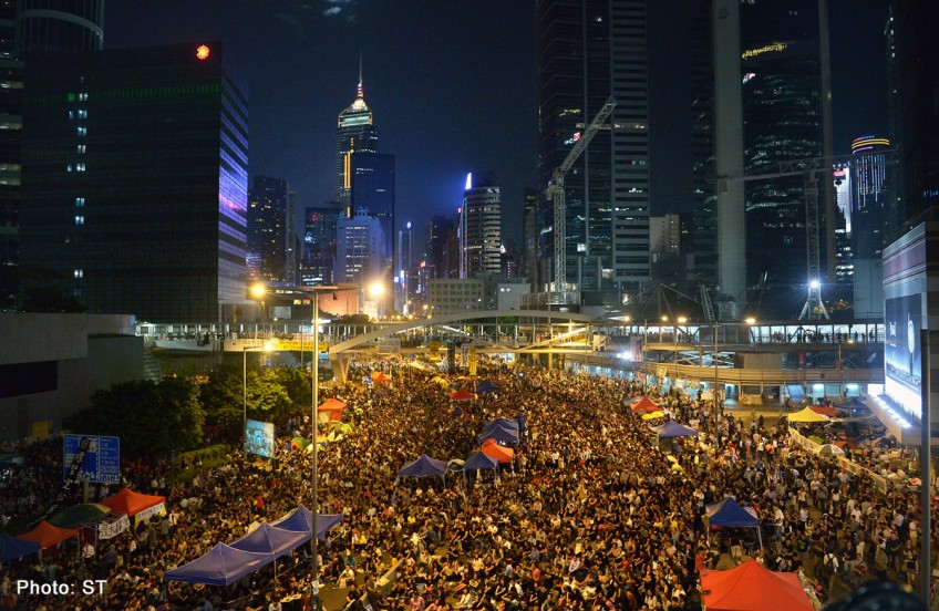 Thousands of Hong Kong protesters regroup