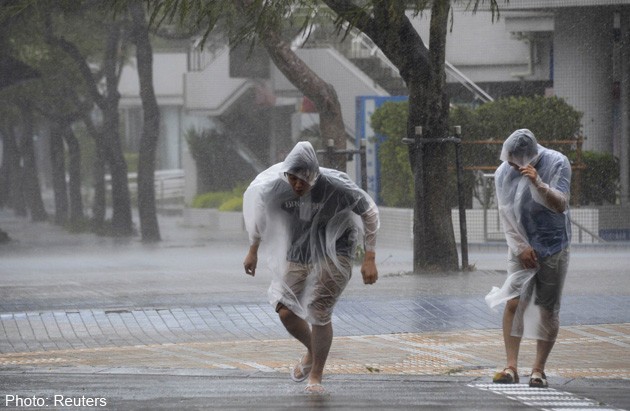 Typhoon Vongfong leaves 2 dead, nearly 100 injured in Japan