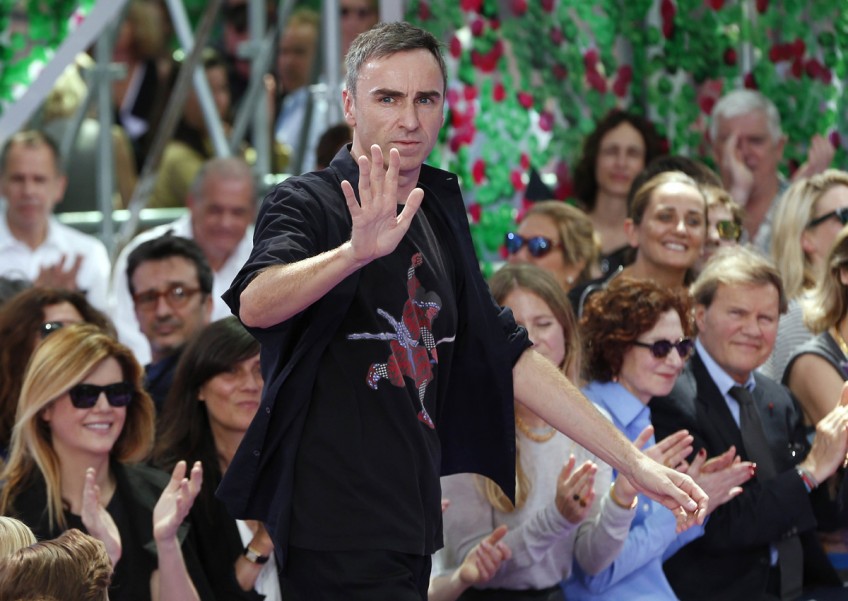 Raf Simons leaves Dior to develop his own brand