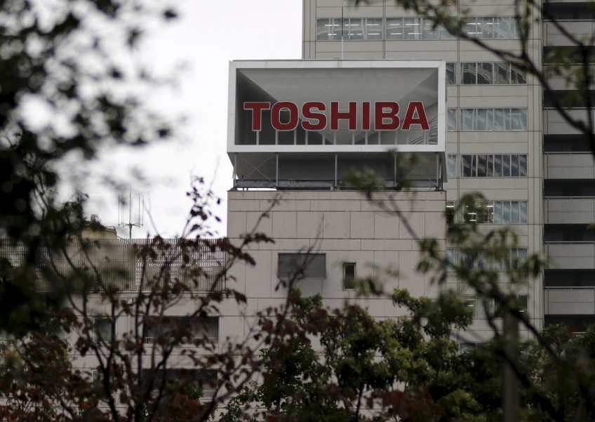Toshiba sues ex-execs after accounting scandal