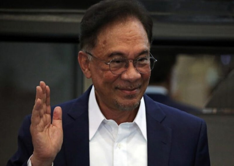 Malaysia's Anwar Ibrahim says to meet King next week to prove majority
