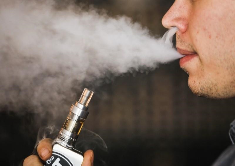 Vapes more effective to quit smoking than gum or patch, review finds