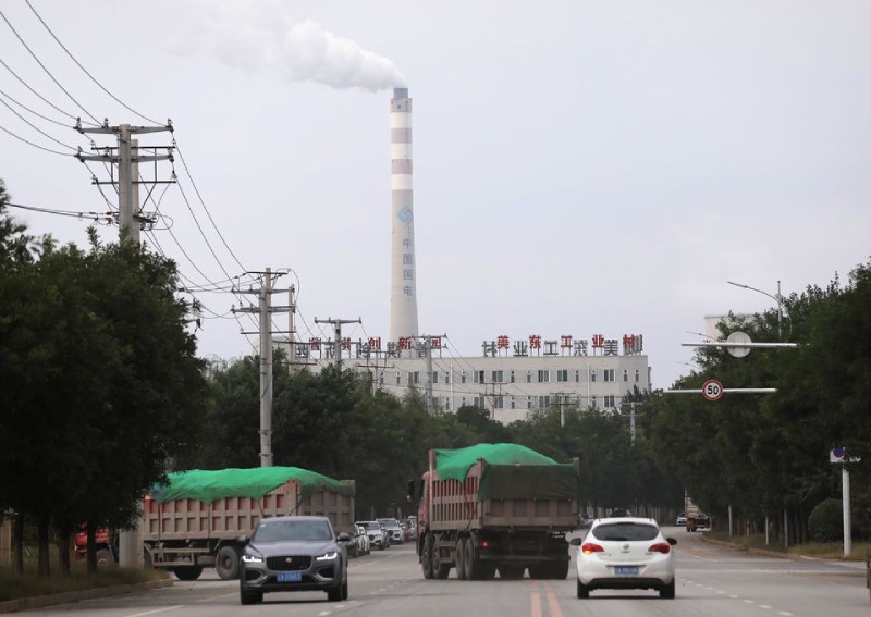 China power crunch slams factories as coal lobby warns woes could stay until winter