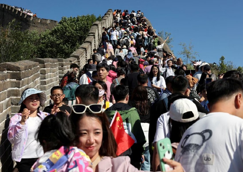 China's cross-border trips beat pre-pandemic level during Golden Week holiday