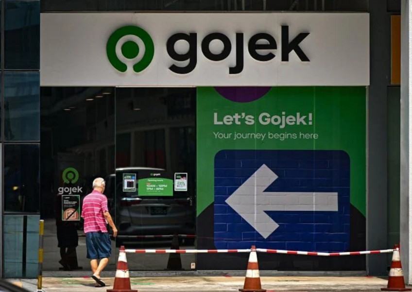 Gojek's passengers will be charged a fee for going cashless from Nov 1