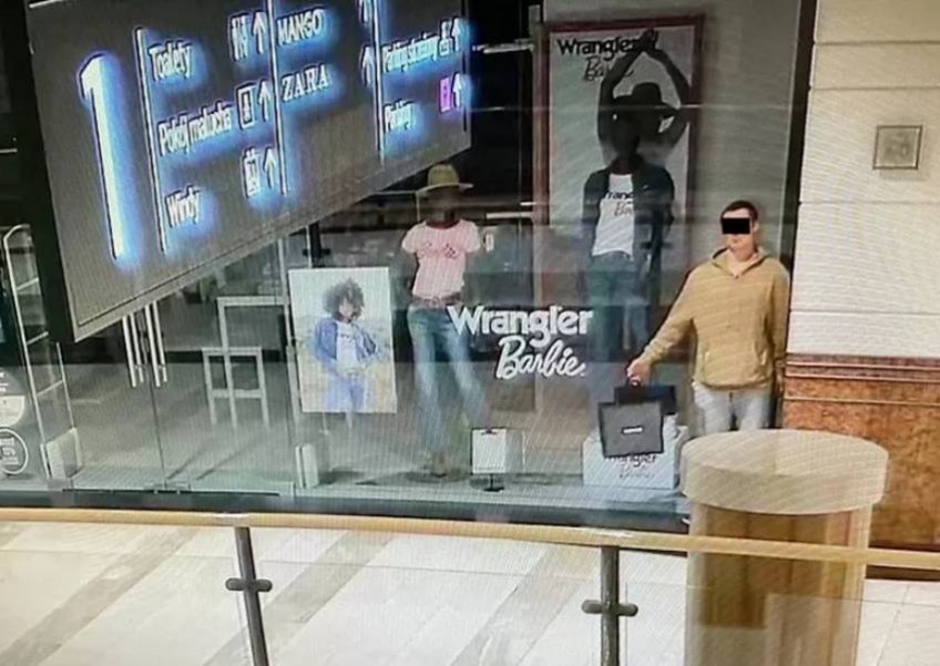 Freeze! Polish cops snag thief who pretended to be mannequin