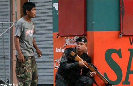 Muslim rebel attack shuts down Philippine city