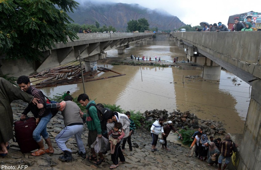 Prayers, anxious wait for rescue in India's flooded Srinagar