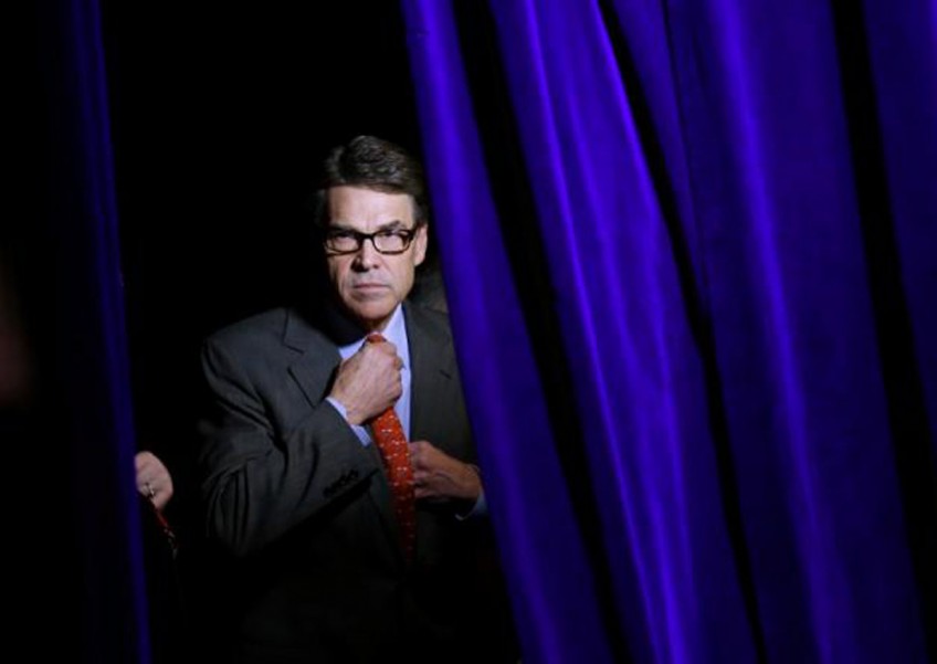 Republican Rick Perry drops out of presidential race