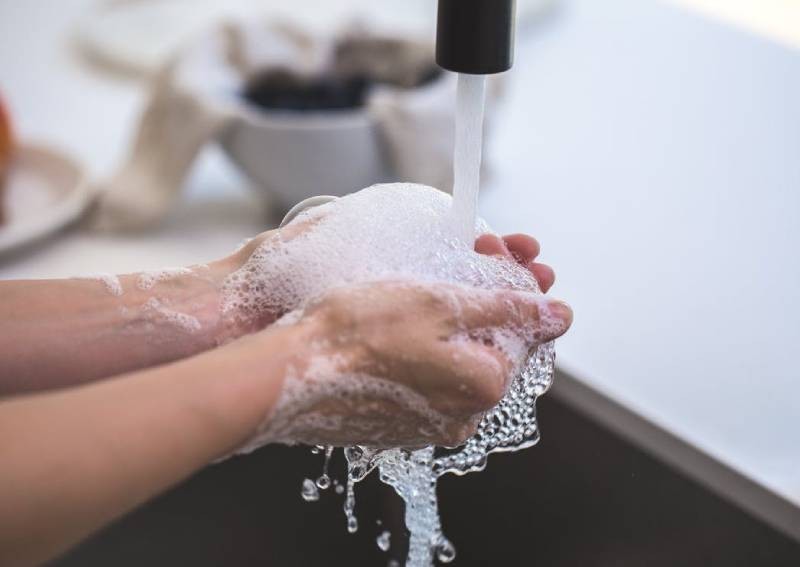 Hand washing vs hand sanitiser: How effective are they?
