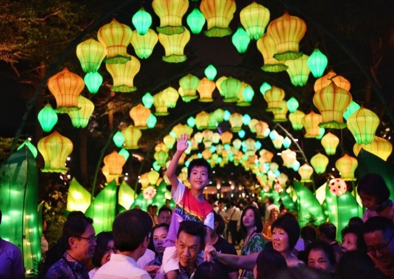 5 easy ways to enjoy the Mid-Autumn Festival fun in Singapore even if it's your first time